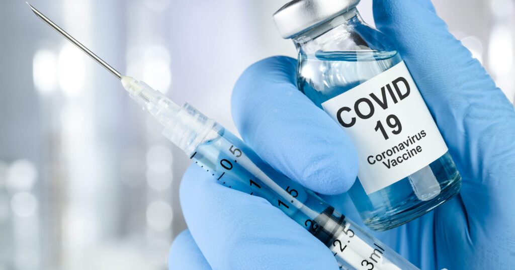 Covid-19: il vaccino protegge da infezioni, ricoveri e decessi fino al 100%